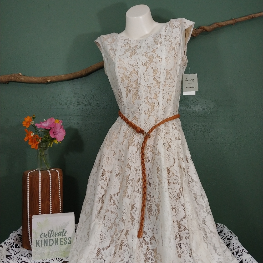 ✔NWT Danny and Nicole Lace Dress